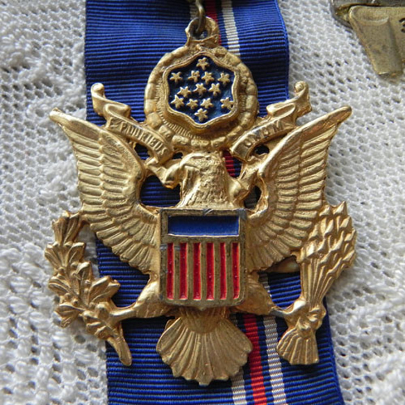 USA ヴィンテージ・メダル２種　（リバティ・ベル、馬車） 送料無料 2枚目の画像