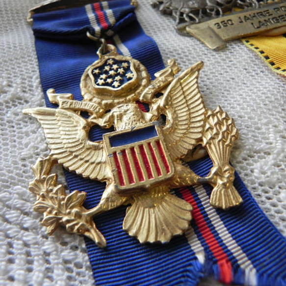 USA ヴィンテージ・メダル２種　（リバティ・ベル、馬車） 送料無料 3枚目の画像