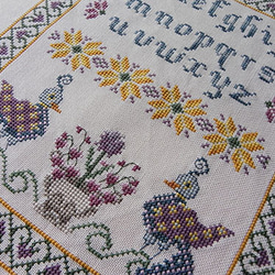 フランス　france vintage ヴィンテージ　少女　クロスステッチ 東欧製ヴィンテージ クロスステッチ飾りのリネンクロス | marica