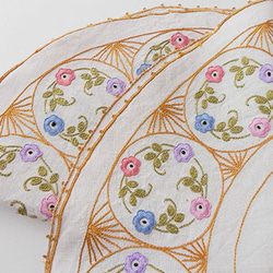 お花の手刺繍入りリネンドイリー、アンティーク、ビンテージ 6枚目の画像
