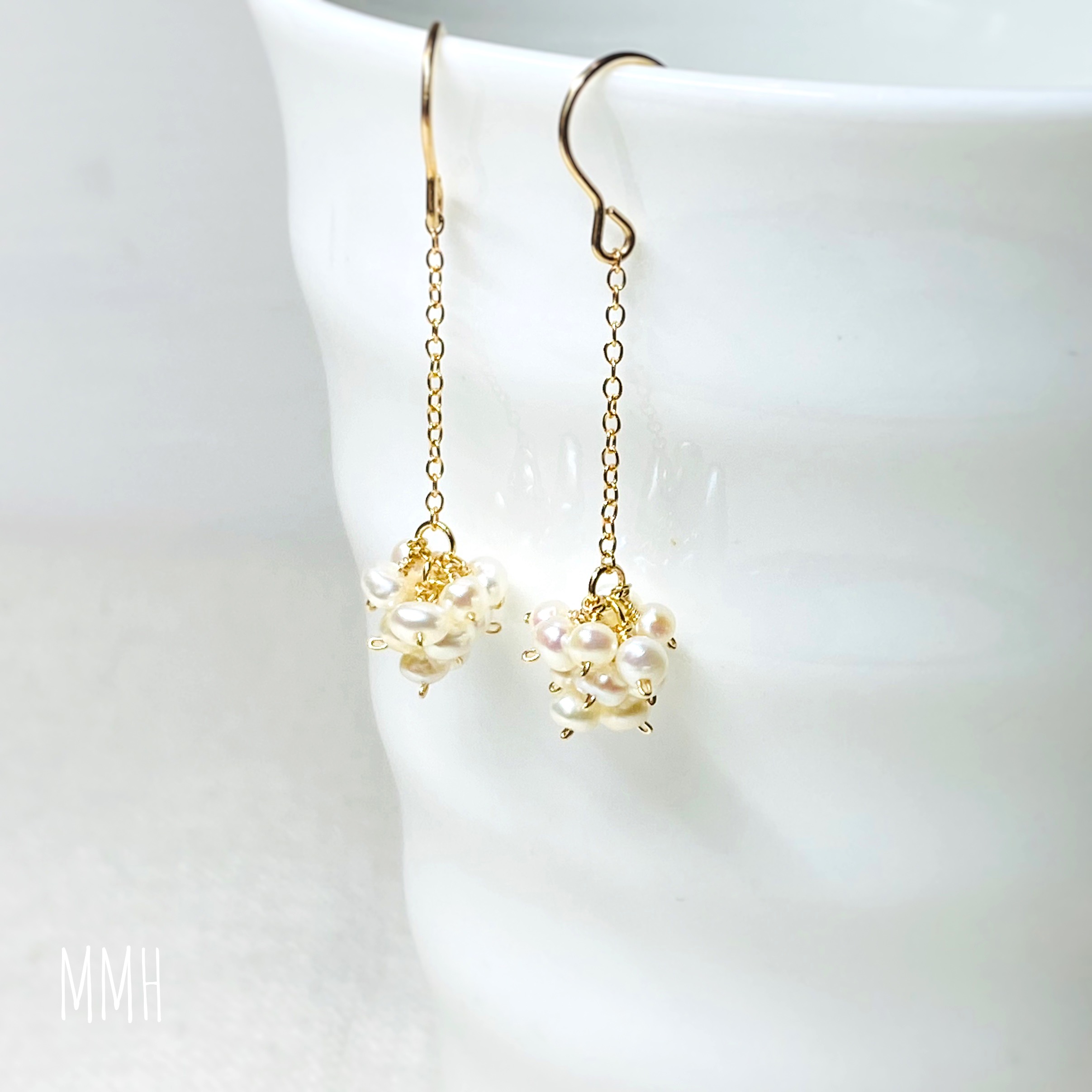 淡水パールのゆらゆらラズベリーピアス 14kgf / イヤリング　6月誕生石