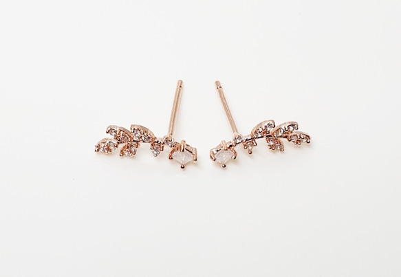 MILKY & CUBIC LEAF EARRING 3枚目の画像