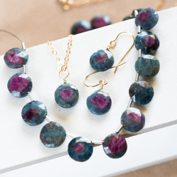 ☆高品質ルビーインゾイサイト Ruby in Zoisite AAA☆14kgf☆フックピアス・イヤリング 8枚目の画像