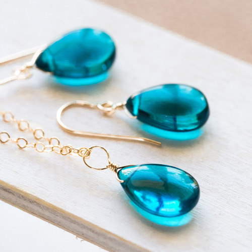 再々再販☆高品質ピーコックブルークォーツスムースペア☆14kgf