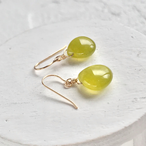 オリーブグリーン ジェード マザーオブパール フープイヤリング オリーブグリーン ジェード マザーオブパール フープイヤリング