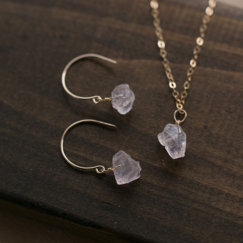 レア☆ローズクォーツ原石ラフカットAAA☆一粒ペンダント☆ ネックレス