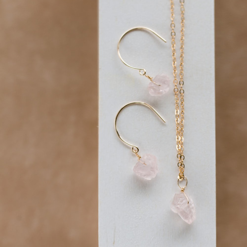 レア☆ローズクォーツ原石ラフカットAAA☆一粒ペンダント☆ ネックレス