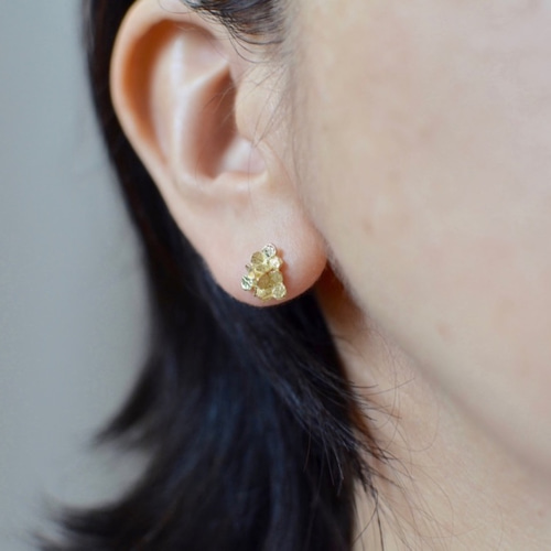 レビュー高評価の商品！ K18片耳ピアス 通販 Mitu ピアス（スタッド・一粒） 紫陽花3 アクセサリー