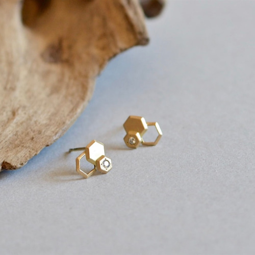 K18片耳ピアス ハニカム ピアス（スタッド・一粒） Mitu 通販｜Creema 