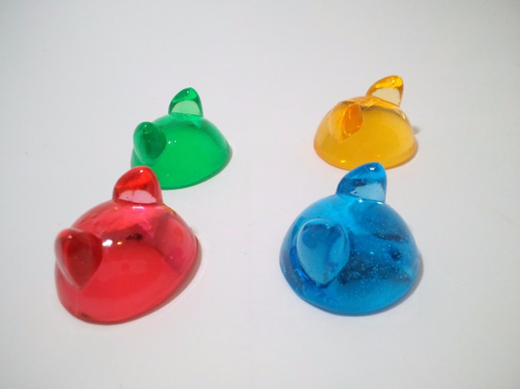 ねこみみ型の箸置き　クリスタルカラー4客セット 1枚目の画像