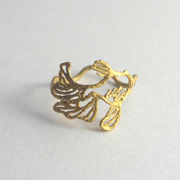 金魚の指輪（真鍮） 1枚目の画像