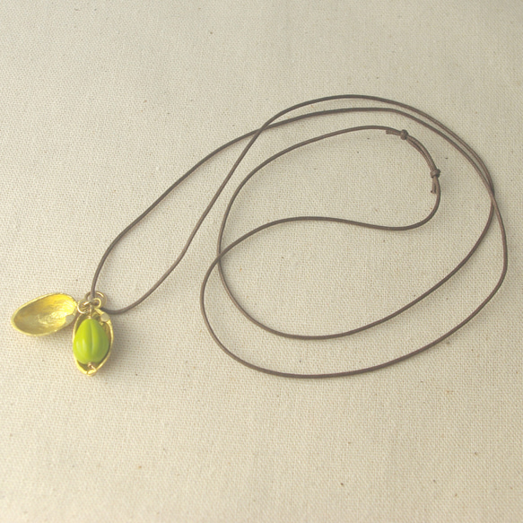 開心果項鍊（黃銅、捷克珠子） 第4張的照片