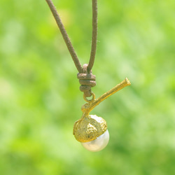 橡子項鍊（黃銅・貝珍珠） 第1張的照片
