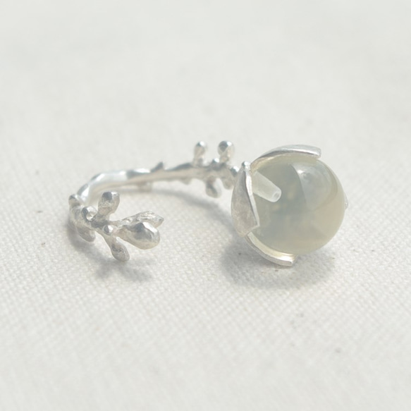 橄欖花苞戒指（銀・水晶） 第1張的照片