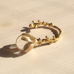 橄欖花苞戒指（黃銅・水晶） 第2張的照片