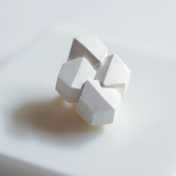 オフホワイトのイヤリング (樹脂製イヤリング変更可) - Solid01 6枚目の画像