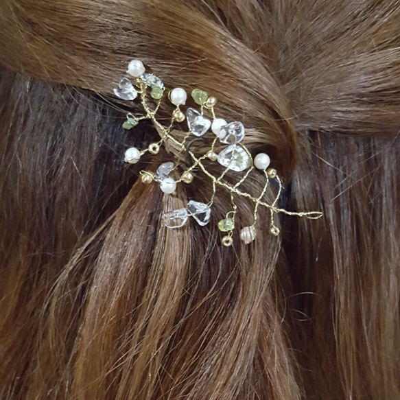葉っぱモチーフ髪飾り(小) ゴールド×ペリドット 2枚目の画像