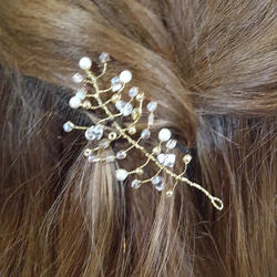 葉っぱモチーフ髪飾り(小) ゴールド×ピンク 2枚目の画像