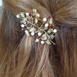 葉っぱモチーフ髪飾り(小) ゴールド×赤 3枚目の画像
