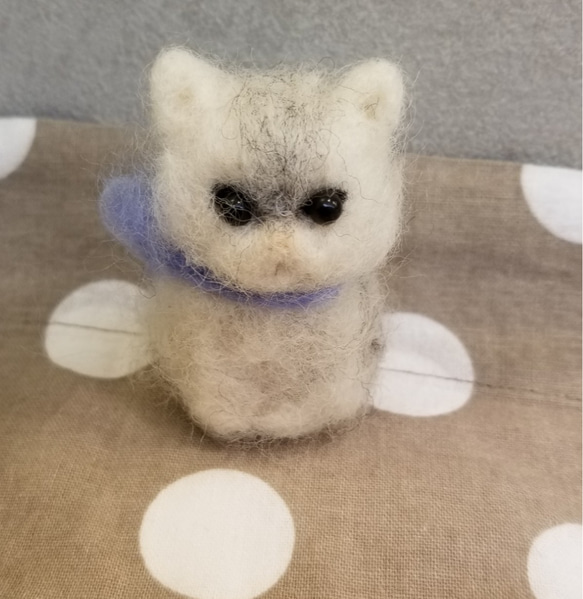 羊毛フェルト。猫。チンチラシルバー。バラ Yahoo!オークション - チンチラシルバー ペルシャ 猫 羊毛