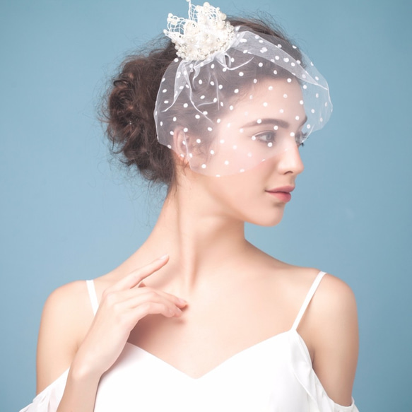 Charlie珍珠小皇冠短面紗◆白色　復古新娘面紗　蕾絲花手工製頭飾結婚髪飾新娘飾品婚紗外拍　淡水珍新娘頭飾 第2張的照片