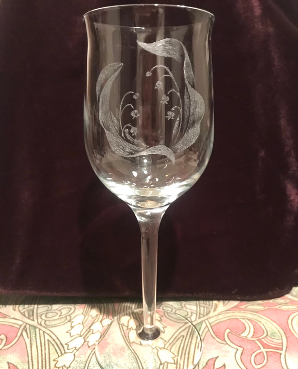 すずらんのワイングラス①〜手彫りガラス〜 1枚目の画像