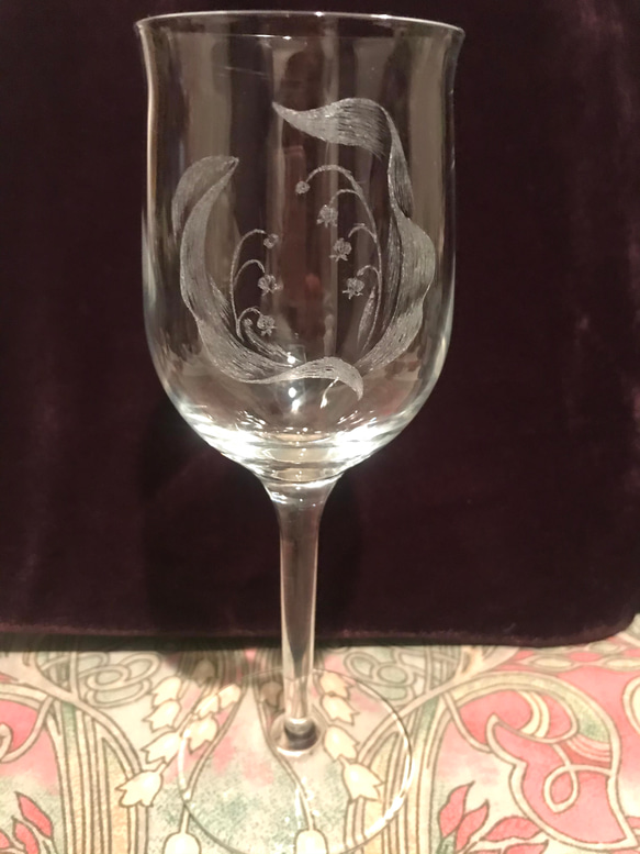 すずらんのワイングラス①〜手彫りガラス〜 2枚目の画像