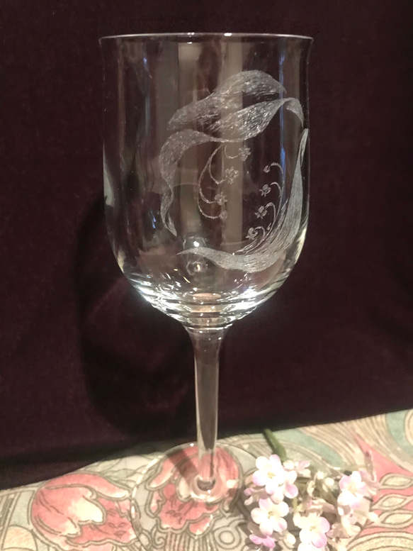 すずらんのワイングラス〜手彫りガラス〜 3枚目の画像