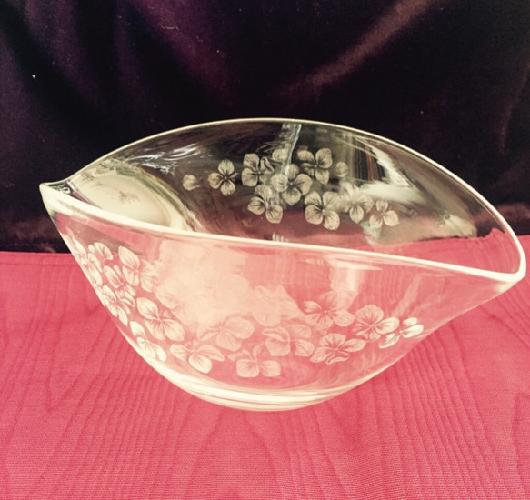 紫陽花ハンドメイド2024 紫陽花の変形ガラスボール 〜手彫りガラス〜 4枚目の画像