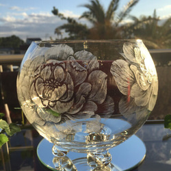 牡丹の花器 〜手彫りガラス〜 1枚目の画像
