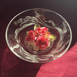 チューリップの花器〜手彫りガラス〜 1枚目の画像
