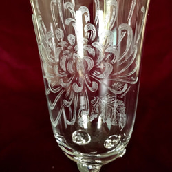菊の花瓶 〜手彫りガラス〜 4枚目の画像