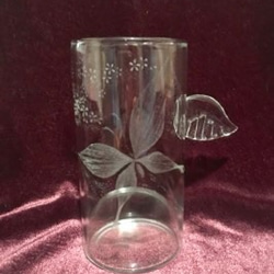 蝶の舞う羽根つきグラス〜手彫りガラス〜 4枚目の画像