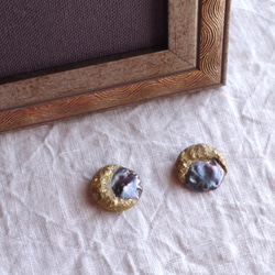 月と真珠の耳飾り　-B-　本金箔／真鍮　f-93-5 2枚目の画像