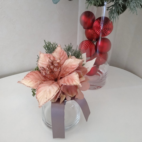 赤がポイントの華やかな❤︎アーティフィシャルフラワーリース　25cm 赤がポイントの華やかな❤︎アーティフィシャルフラワーリース 25cm