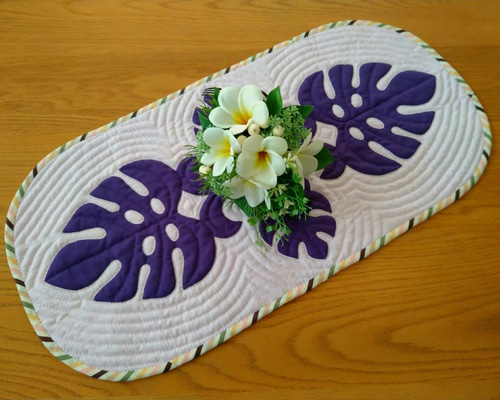 ハワイアンキルト　テーブルセンター　　タペストリー ハワイアンキルト テーブルセンター モンステラ その他