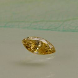 強蛍光イエローダイヤモンド0.10ct　B-449rcy 2枚目の画像