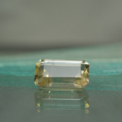 新産地！ 緑色 アウイン 送料無料 蛍光 グリーン アウイナイト 0.084ct