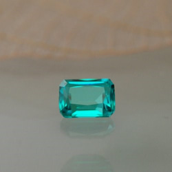 新産地！ 緑色 アウイン 送料無料 蛍光 グリーン アウイナイト 0.084ct