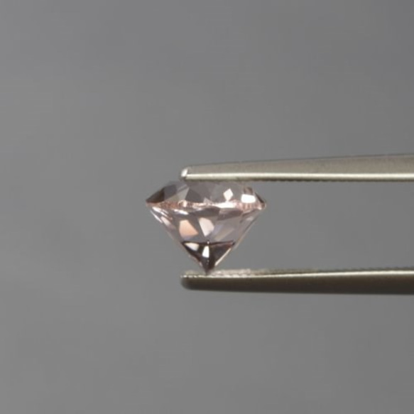 キラキラピンク色　モルガナイト1.79ct　Bss-444cm 3枚目の画像