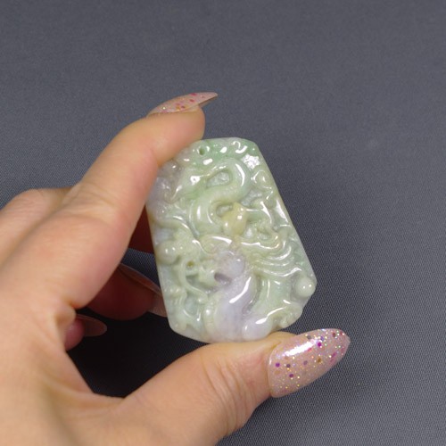 翡翠　龍　カービング　彫刻 龍のカービング翡翠ペンダントトップ111.6ct Bf-1704Rcm 天然石