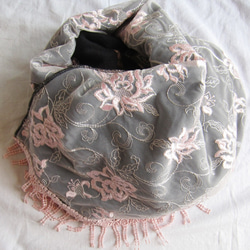 刺繡蕾絲圍巾 第2張的照片
