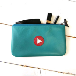 本革フラットポーチL◆再生ボタン(ターコイズ)◆いろいろ使える♪横長マルチレザーケース◇皮 2枚目の画像