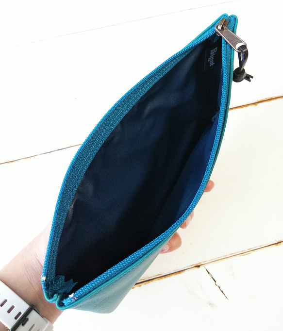 本革フラットポーチL◆再生ボタン(ターコイズ)◆いろいろ使える♪横長マルチレザーケース◇皮 6枚目の画像