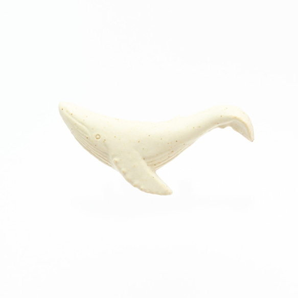 陶器ブローチ　クジラ(鯨) 3枚目の画像