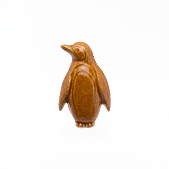 陶器ブローチ　ペンギン(立) 2枚目の画像