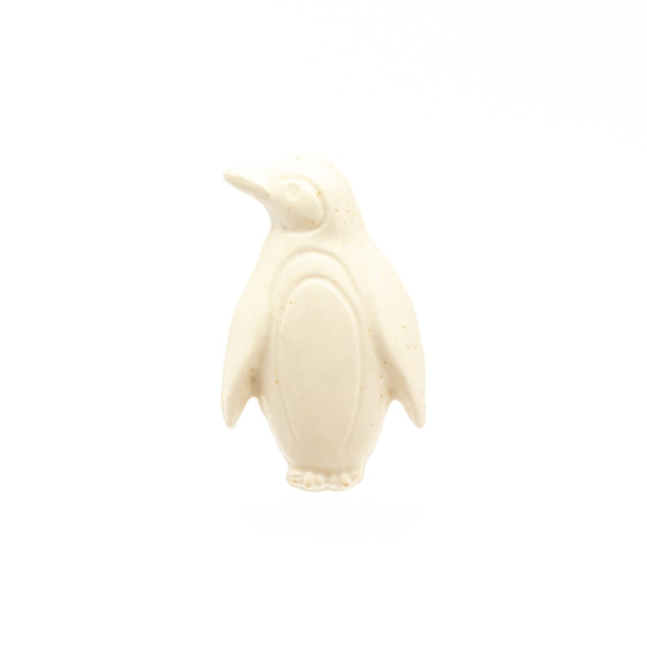 陶器ブローチ　ペンギン(立) 3枚目の画像