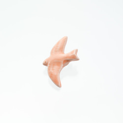 陶器ブローチ　ツバメ(燕)パステル 5枚目の画像