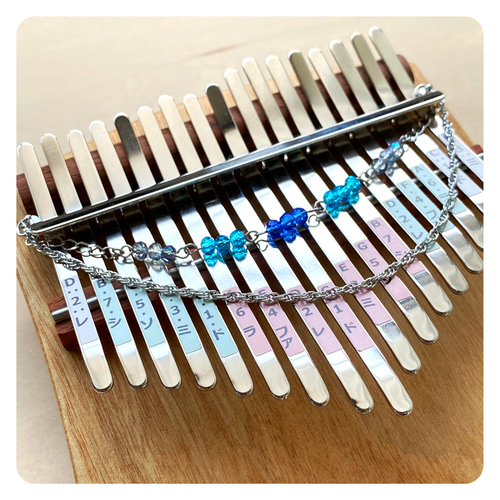 カリンバのトレモロチェーン［ボタン型ガラスビーズ青系］ 楽器