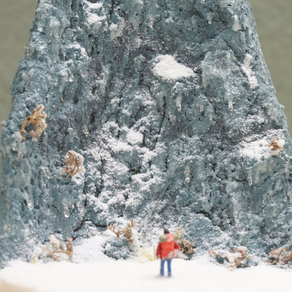 あなたの「心に残るシーン」ジオラマでお創りします★あなたの心に残るシーン・思い出の風景などをジオラマに！ あなたの 心に残るシーン から まで ミニチュアのサイズ感によっては 細かさの限界からお受けできない場合 また細部が再現できない場合もございます 例えば ペットや人間の表情など デジタル製品ではなく一点一点手作りの制作品ですので 一定のデフォルメ 形状を変化させること を行うケースもございます まずはなんでもお気軽にご相談 ご提案頂いて 一緒に素晴らしい作品に仕上げて行きたいと思います